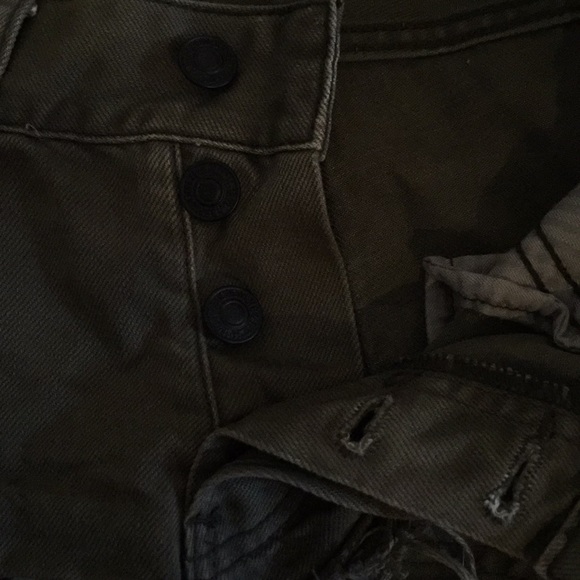 A&F Army Green Low Rise Shorts - Picture 3 of 4